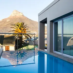 Villa On Slopes Of Geneva Drive, Cape Town